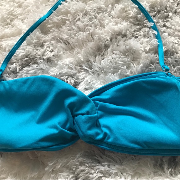 $10 Strapless or with strap convertible bikini top - Picture 3 of 5